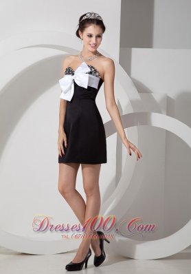 Customize Black Cocktail Dress Column Sweetheart Satin Beading Mini-length